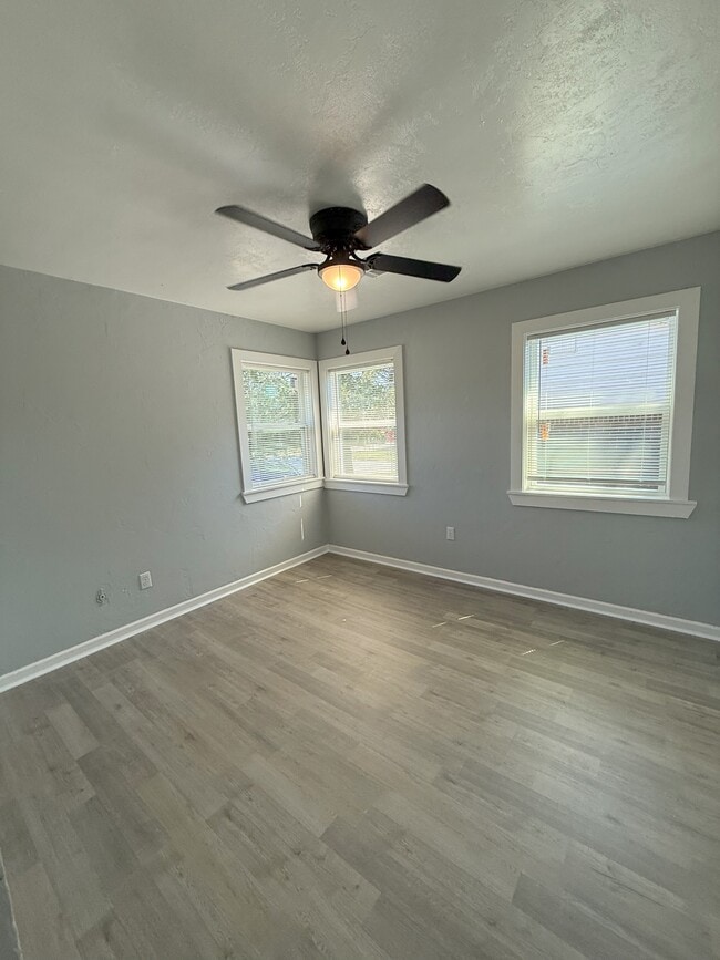 Building Photo - 3106 NW 41st St