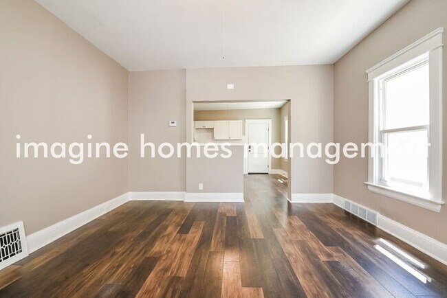Building Photo - 2019 Dowd Avenue