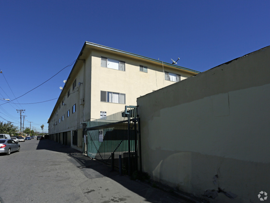 Building Photo - 3130 Euclid Avenue Apartments