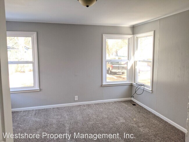 Building Photo - 3 br, 1 bath House - 486 E. Apple Ave.