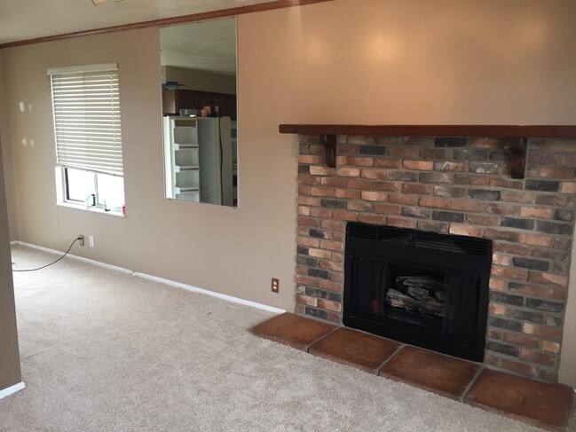 Building Photo - 4605 W Dunsmoore Way