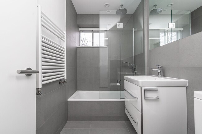 Photo du bâtiment - 39 Riverwood Pkwy