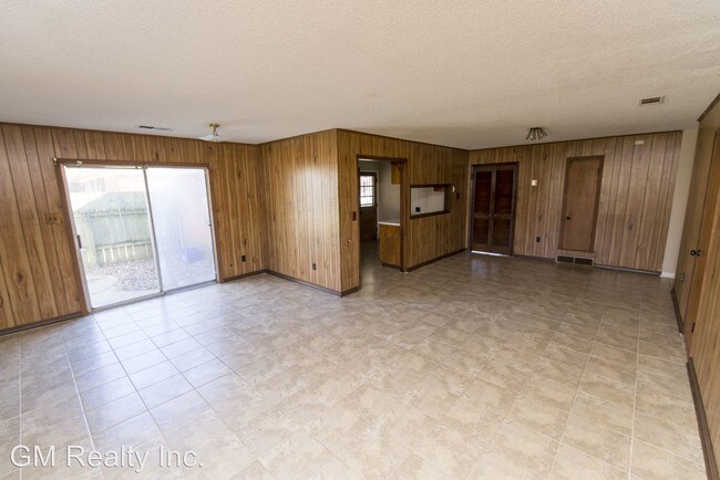 Building Photo - 3 br, 1.5 bath House - 3048 Kingsgate