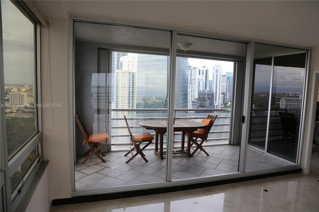 Foto del edificio - 1541 Brickell Ave