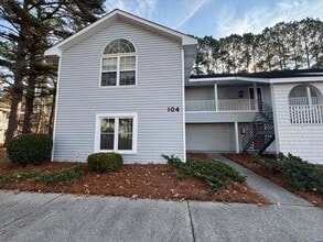 Building Photo - 104 E Victoria Ct