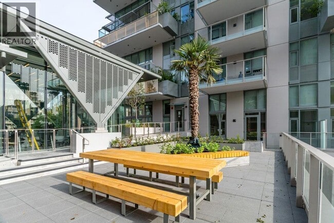 Building Photo - 1180 Broughton St