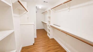 Building Photo - 2710 Hullsmith Dr