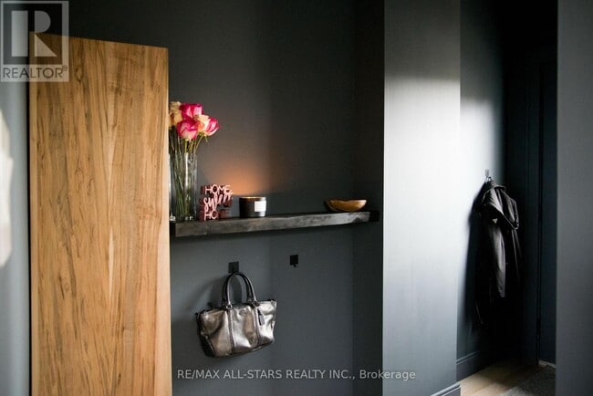 Building Photo - 206135 Sykes St N