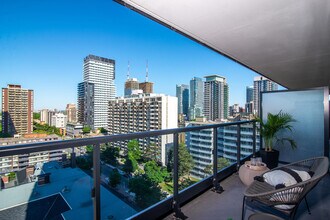 Building Photo - E18HTEEN