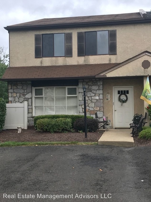 2060 Jason Dr, Huntingdon Valley, PA 19006 Condo for Rent in