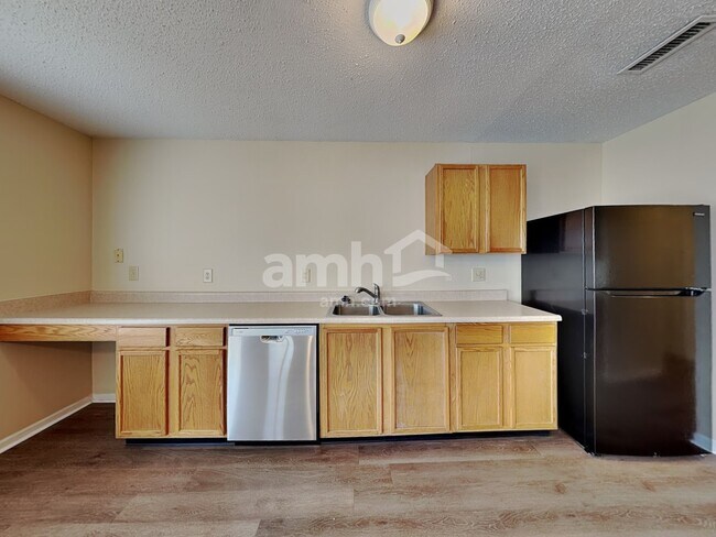 Foto del edificio - 1939 Dutch Elm Dr