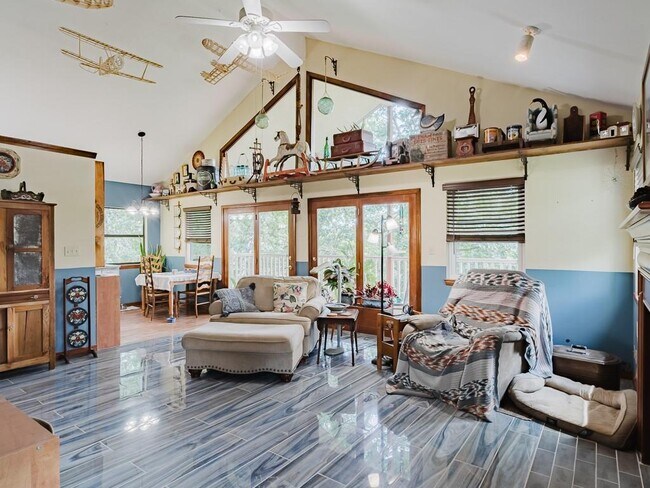 Foto del edificio - 12309 Blueberry Ln