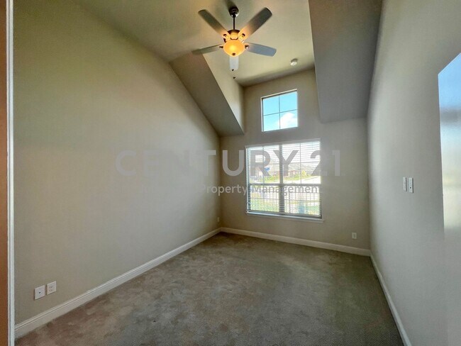 Building Photo - Contemporary 2-Story 3/2.5/2 Townhome in M...