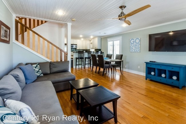 Building Photo - 2 br, 2 bath House - 60 Marlin St