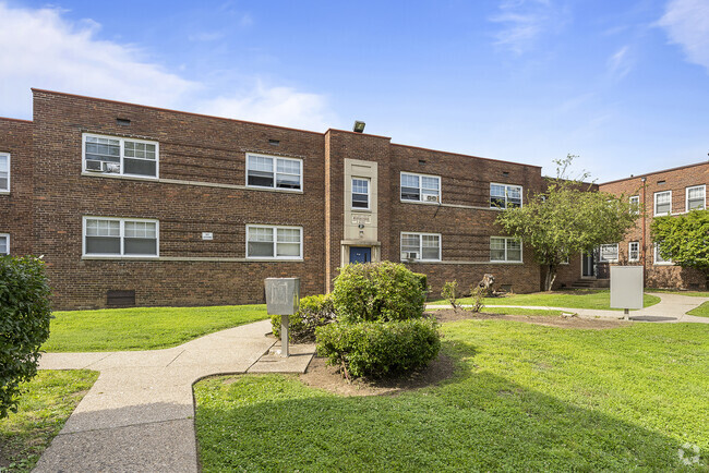 Building Photo - Girard Court Apartments