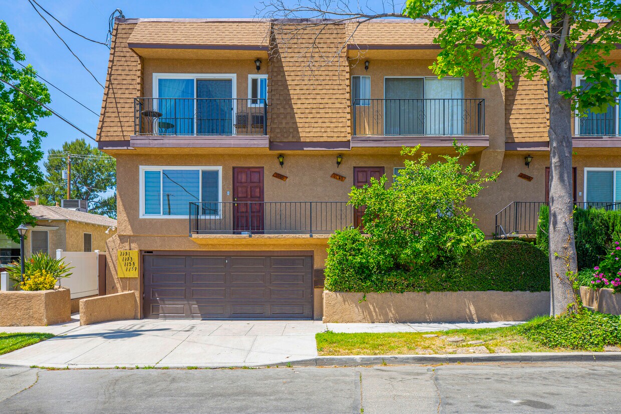 Foto principal - 1141 N Parish Pl