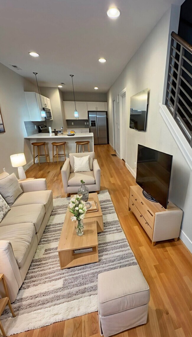 Sala de estar - 2120 Decatur St