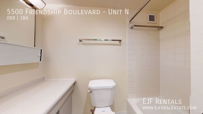 Foto del edificio - 5500 Friendship Blvd