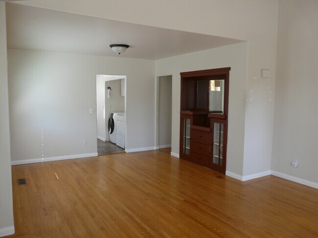 Building Photo - 5329 Rosalind Ave