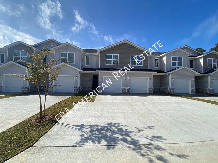 Primary Photo - 987 Skylark Rd