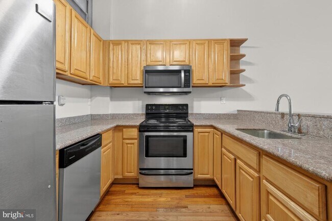 Foto del edificio - 339 W Girard Ave