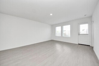 Building Photo - 248 Hazy Pnes Ln