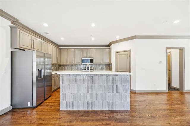 Building Photo - 5804 Hudson St