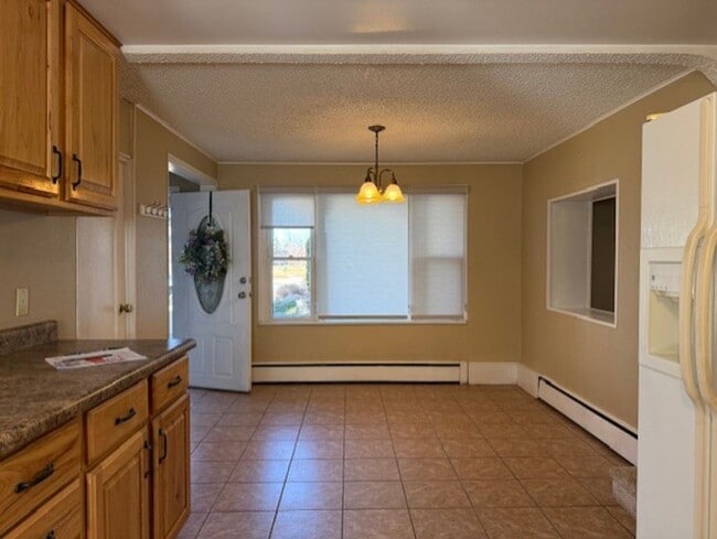 Building Photo - House For Lease