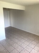 Building Photo - 4972 Larkspur St
