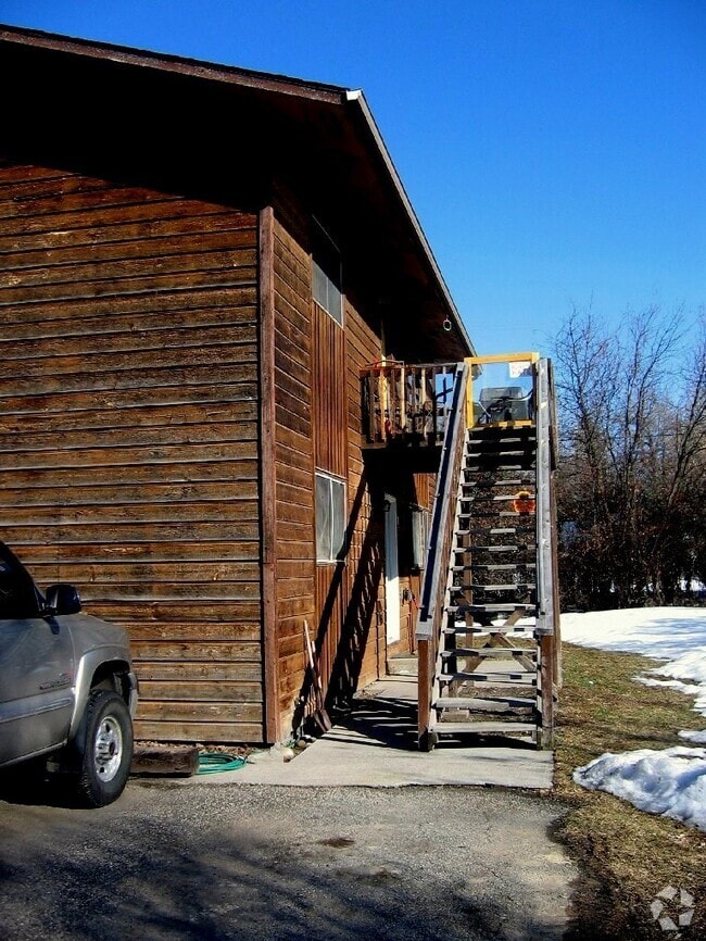 Building Photo - 214A-214B Plum Ave
