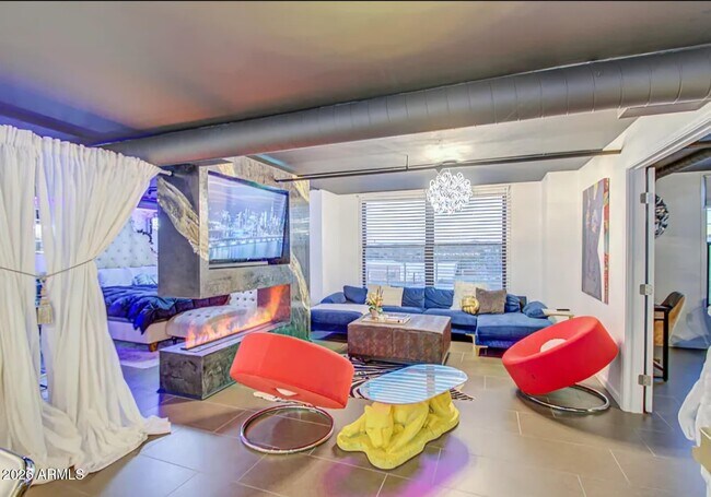 Building Photo - 535 W Thomas Rd