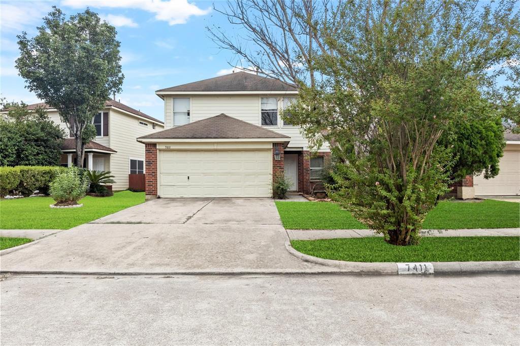Foto principal - 7411 Village Lake Dr