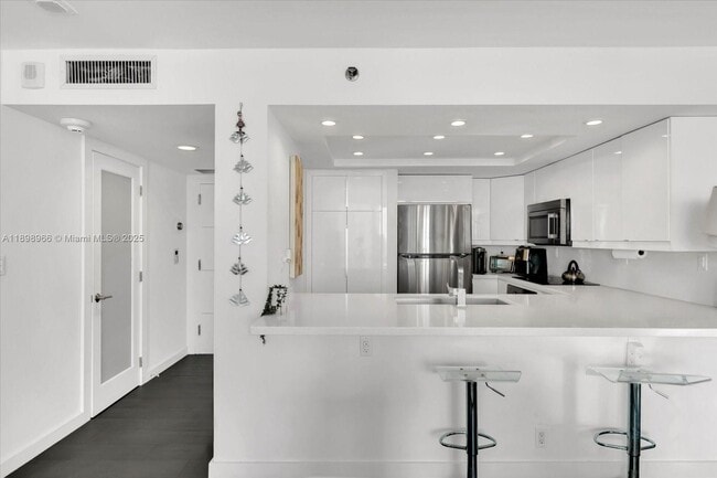 Foto del edificio - 400 South Pointe Dr