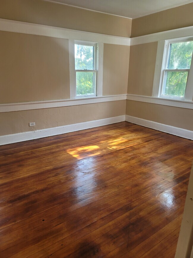 Building Photo - 3139 Edmond St