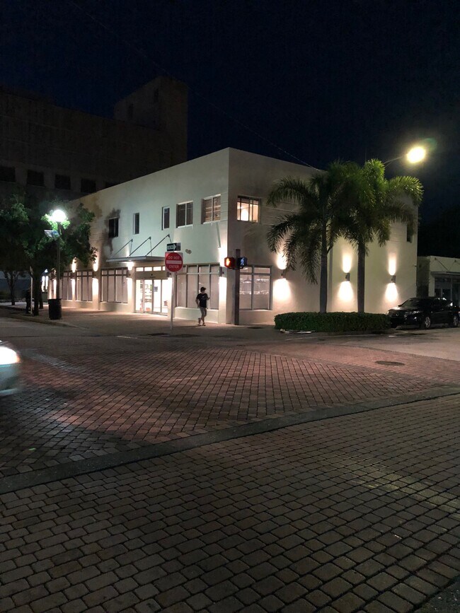 Building Photo - 518 S Dixie Hwy