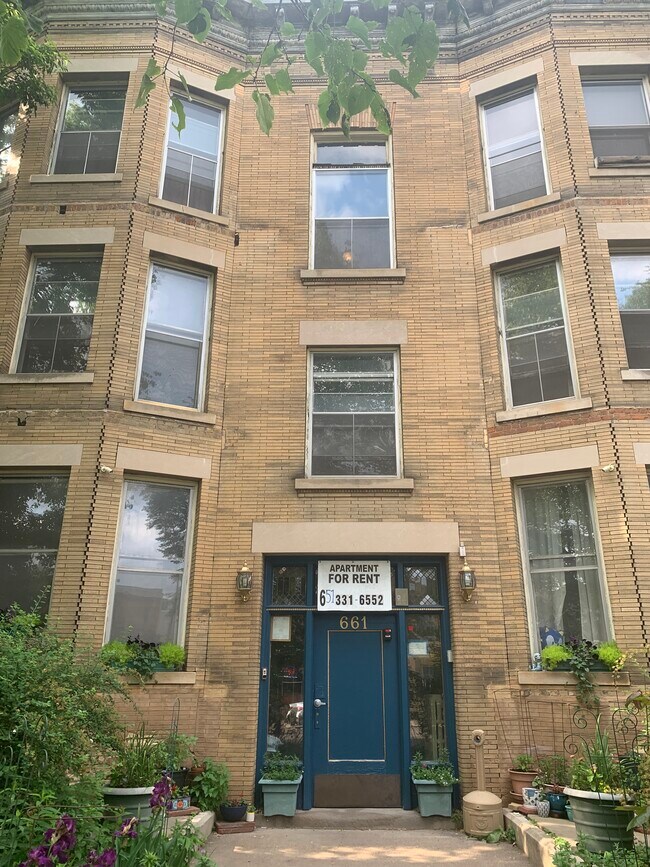 Foto del edificio - 661 Grand Ave