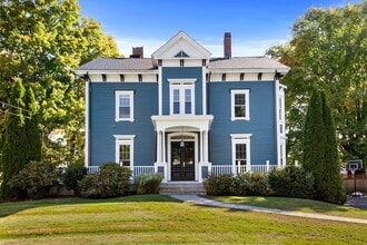 Building Photo - 90 Maple Pl