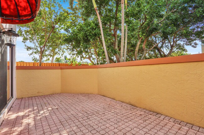 Foto del edificio - 52 Uno Lago Dr