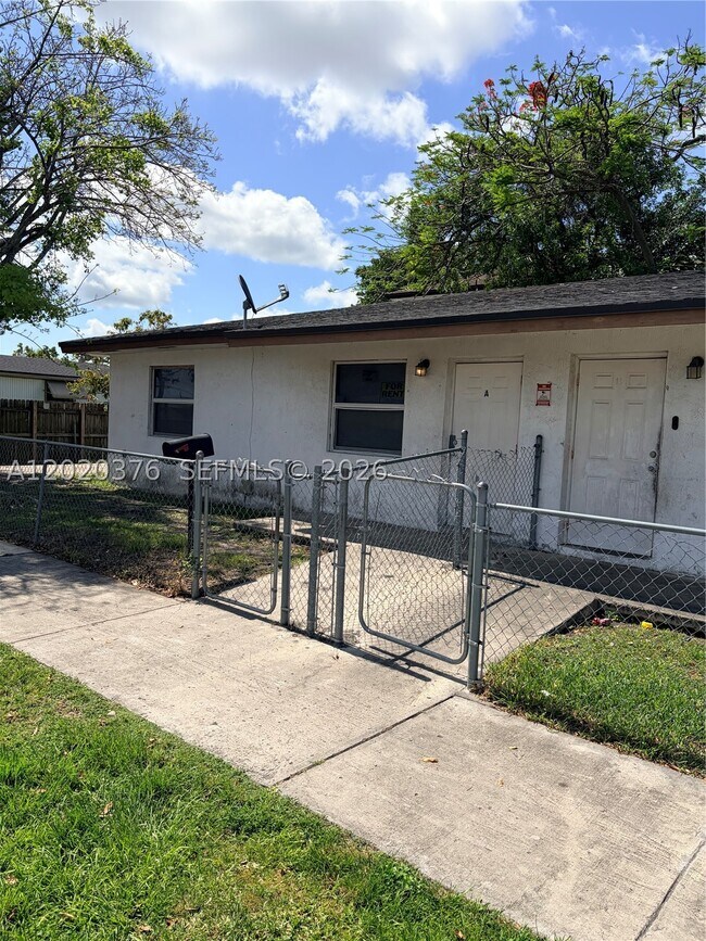 Building Photo - 1329 NW 6th Ave