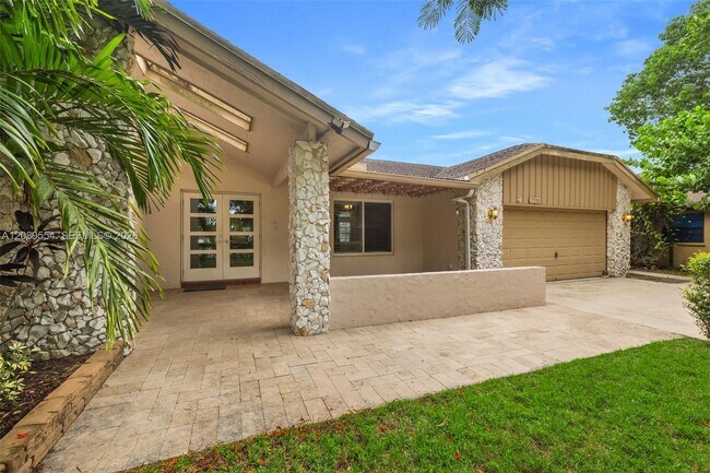 Foto del edificio - 7700 NW 11th Pl