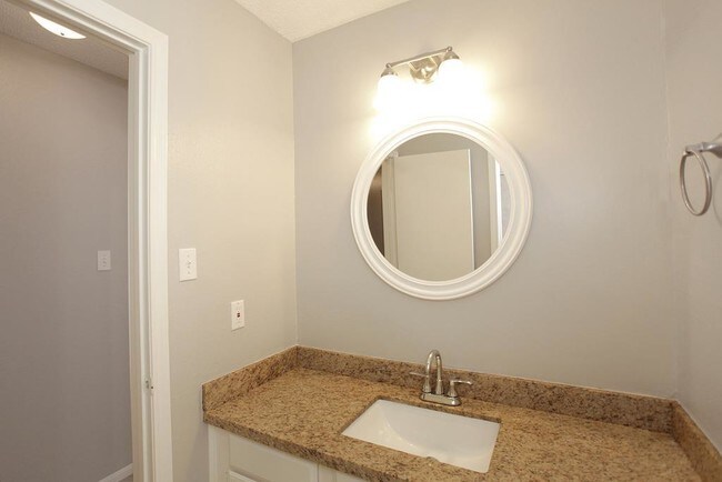 Foto del edificio - 6 Edgewood Forest Ct
