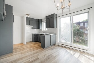 Building Photo - 430 Rue de l'Accueil