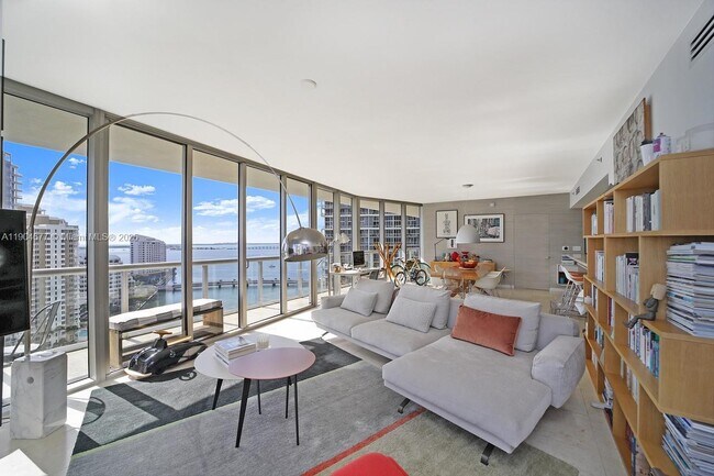 Foto del edificio - 465 Brickell Ave