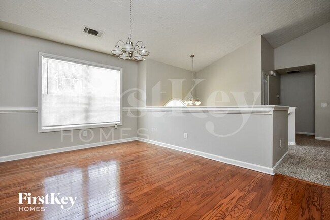 Foto del edificio - 205 Trelawney Ln