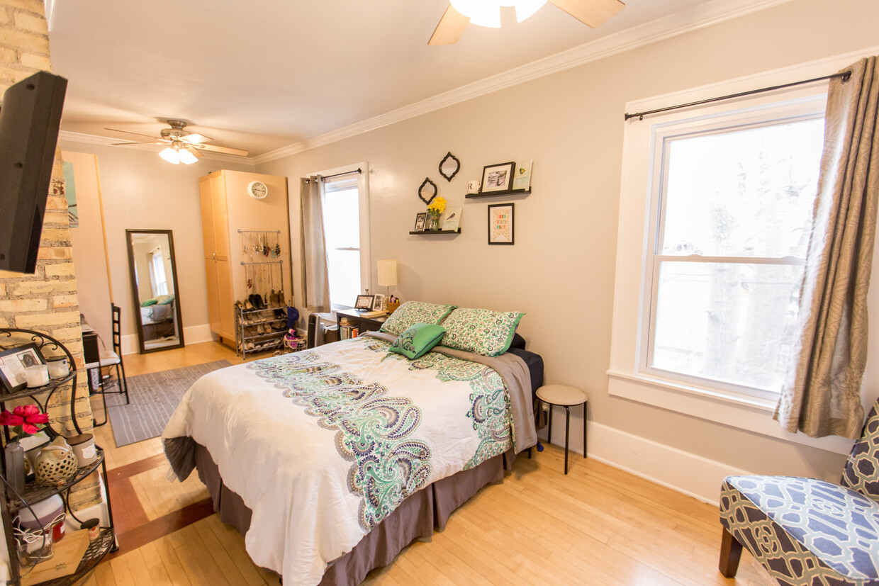 Foto principal - 1117 East Walworth Street