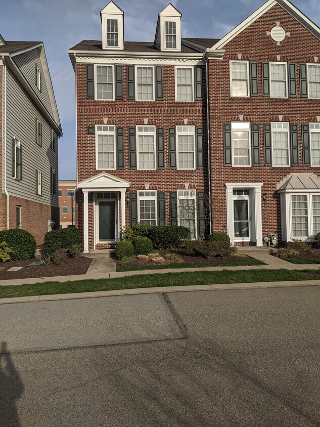 610 Arbor Ct, Pittsburgh, PA 15238 Townhome Rentals in Pittsburgh PA