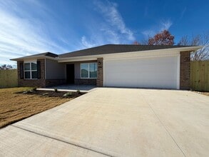 Building Photo - 3705 Carmine Dr