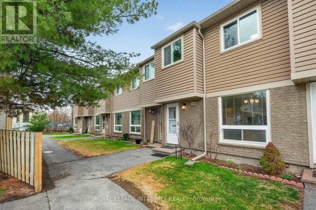 Building Photo - 1379 Perez Crescent