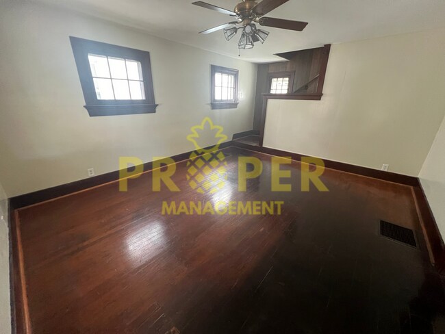 Foto del edificio - 2 bedrooms 1.5 bathrooms