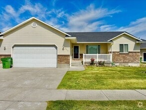 Building Photo - 942 Homerun St